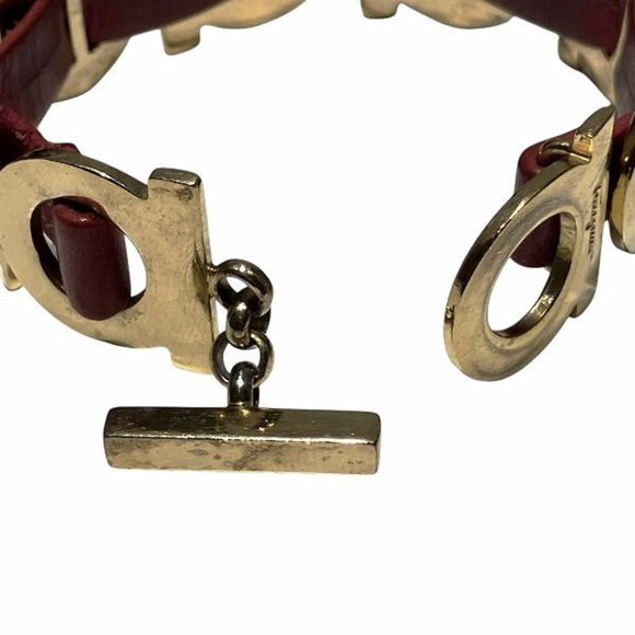 Salvatore Ferragamo Ferragamo Gancini Red Bangle Bracelet for Women - Picture 5 of 9